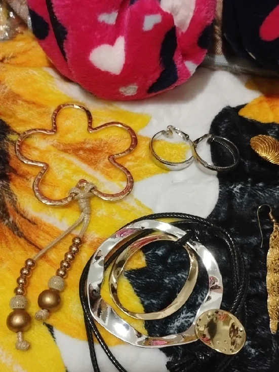 Bundles - Picture 4 of 11